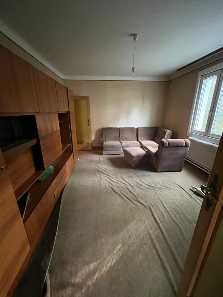 Referenzprojekt1 Wohnungssanierung Vorher 3 Img 2800